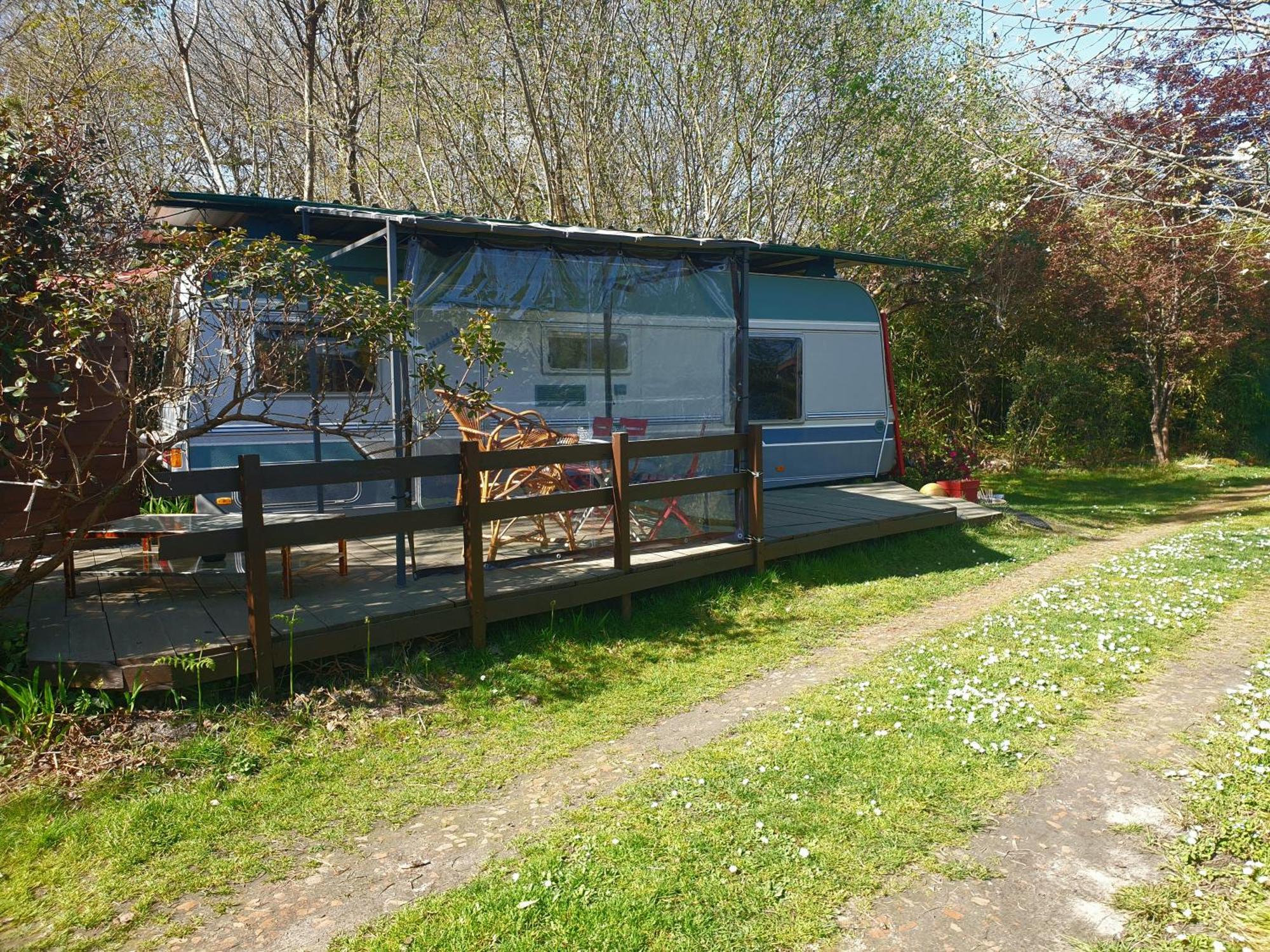 Camping L'hermitage D'apollon Au Sein D'un Jardin Forêt Près De L'océan *